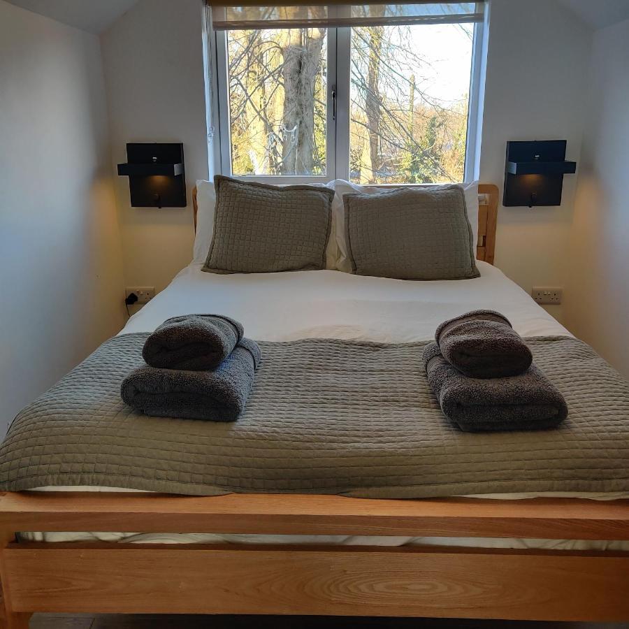 Delightful & Picturesque Modern Detached Apartment, Next To Chester Zoo, Near Park And Ride To City Centre Bagian luar foto