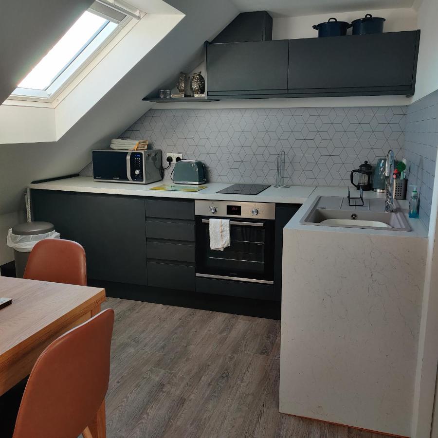 Delightful & Picturesque Modern Detached Apartment, Next To Chester Zoo, Near Park And Ride To City Centre Bagian luar foto