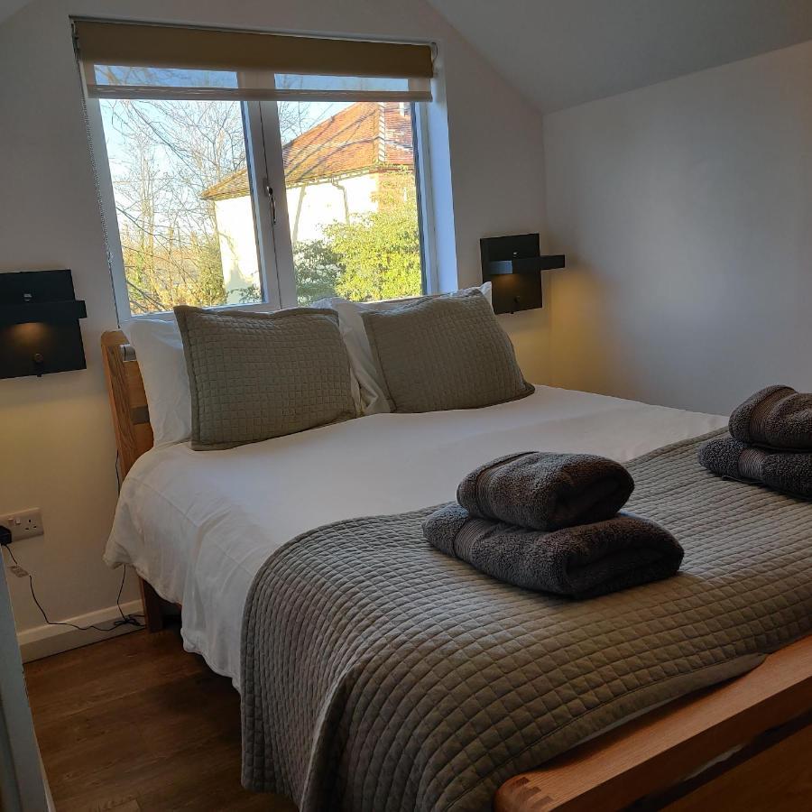 Delightful & Picturesque Modern Detached Apartment, Next To Chester Zoo, Near Park And Ride To City Centre Bagian luar foto